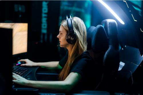 eSports Contender and Gaming Enthusiast Julia Bish Robson breaks through in a male dominated industry